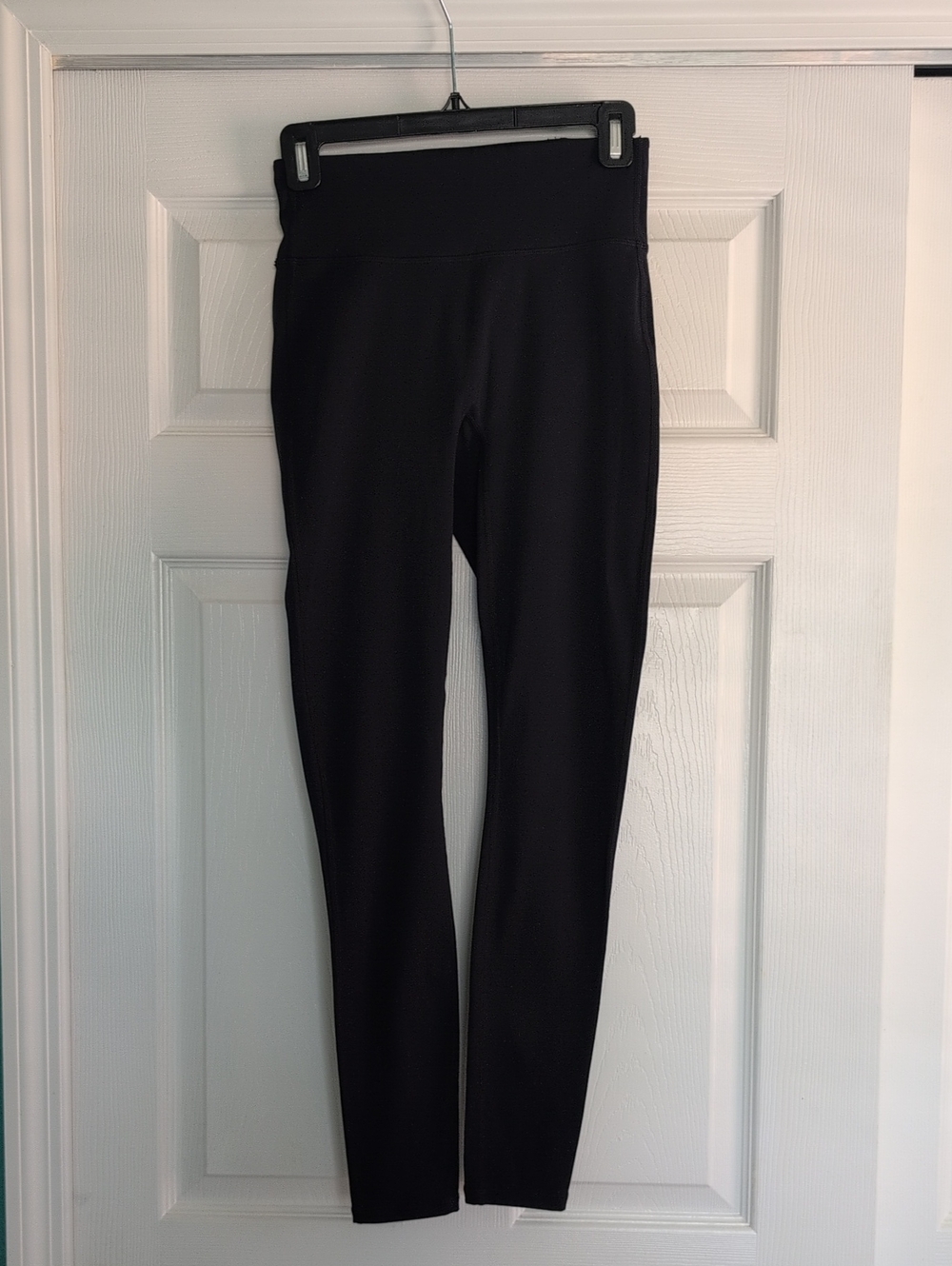 Fabletics High-Waisted Motion365® Pocket 7/8 Legging -- Black, Size Small